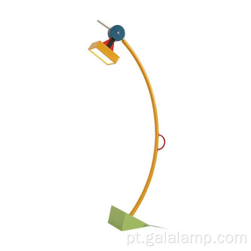 Candeeiro de pé arqueado geométrico moderno estilo Memphis